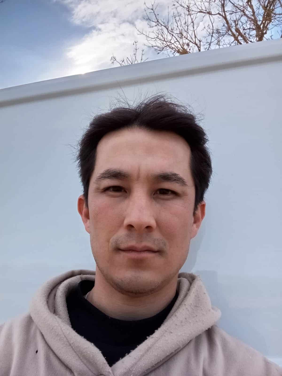 Reza, ouvrier polyvalent du bâtiment chez CM Déco